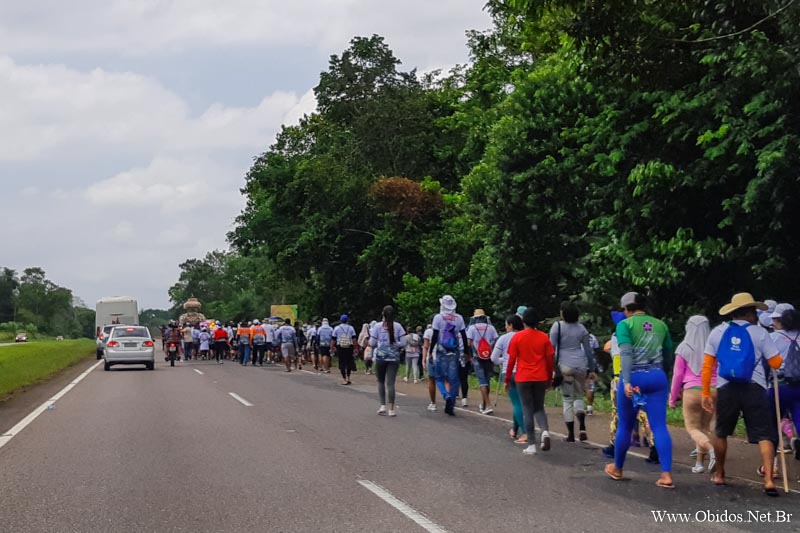 Círio de Nazaré 2018: Romeiros caminham pela BR-316 rumo a Belém